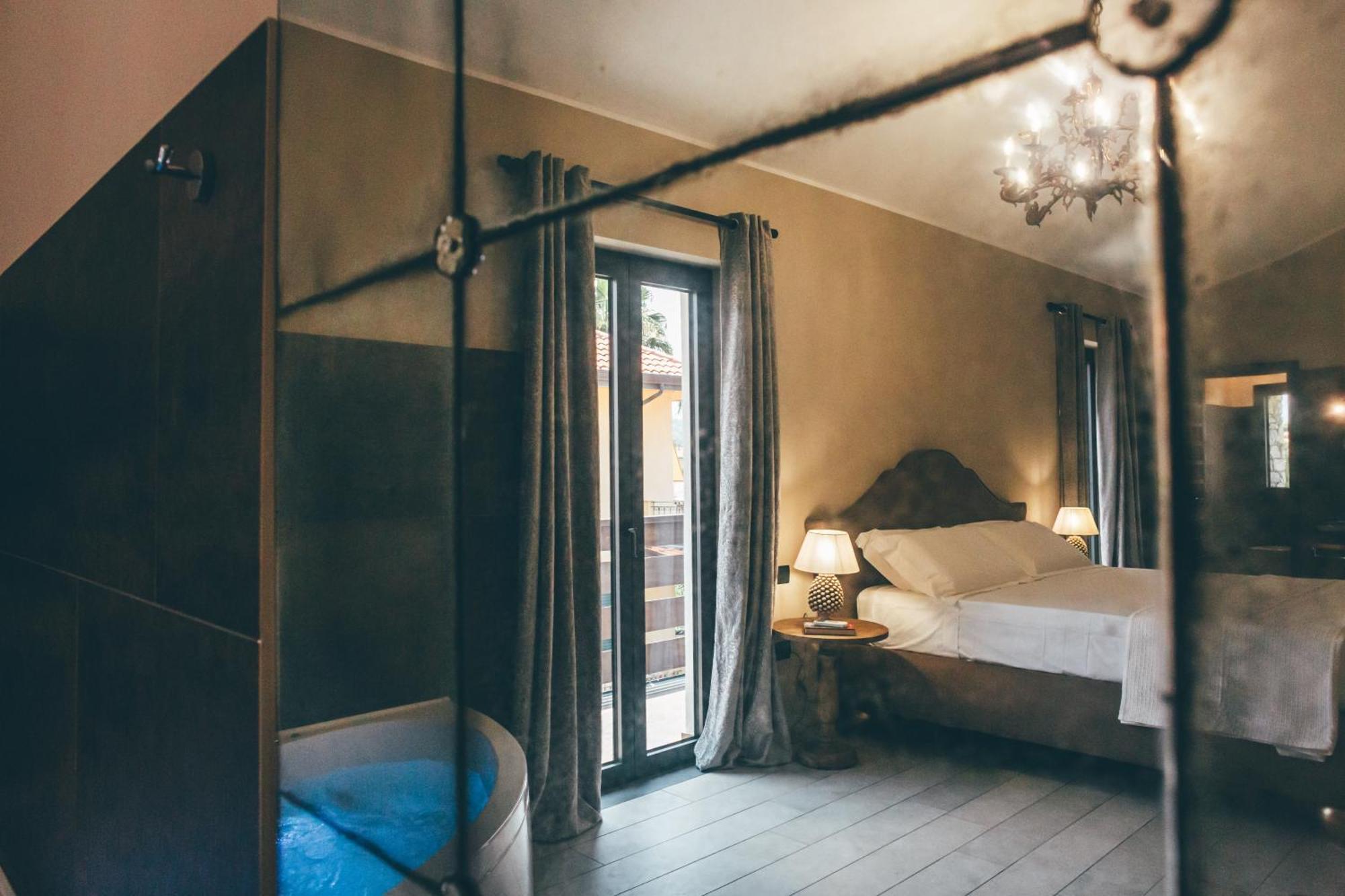Bed and Breakfast Eksotika Oliveri Exteriér fotografie